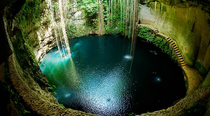 live-mexico-yucatan-ik-kil-cenote-archeological-park-chichen-itza-piste